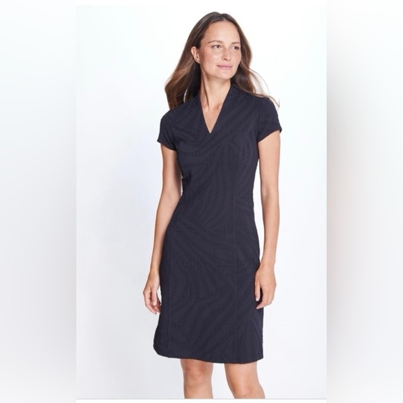 J. McLaughlin Dresses & Skirts - J. McLaughlin Catalina Cloth Jacquard Navy Blue Sheath Dress Size L